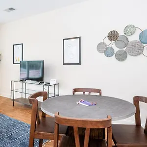 Viagem Studio In Top Location With Parking Charlotte